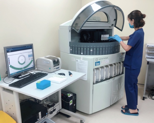 Máy xét nghiệm sinh hóa hỗ trợ việc chẩn đoán